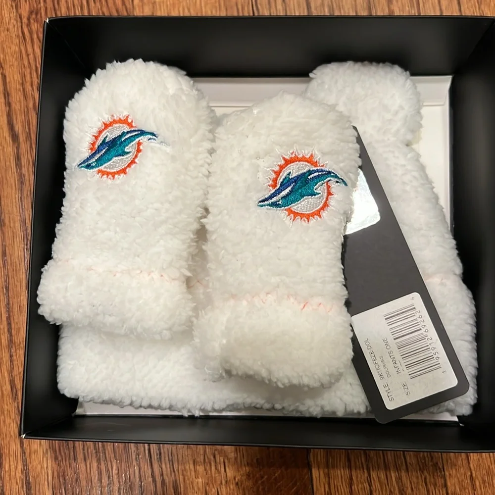 NWT Miami Dolphins Infant Gift Set - Picture 3 of 3